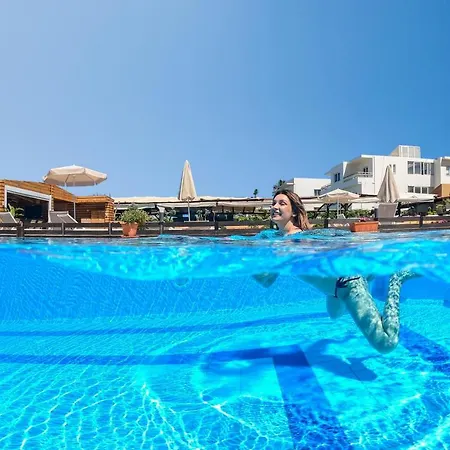 Giannarakis Beach * Stalos